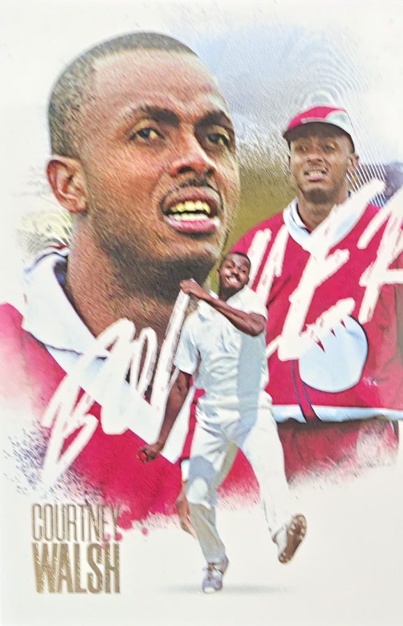 Courtney Walsh, Portrait base, front